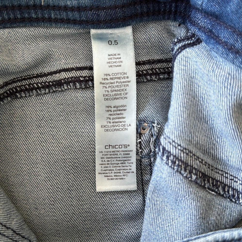Chicos Perfect Stretch Embroidered Blue Women's Jeans size 0.5 - Picture 6 of 6